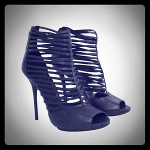 Authentic Gucci Strappy Gladiator Heels 37